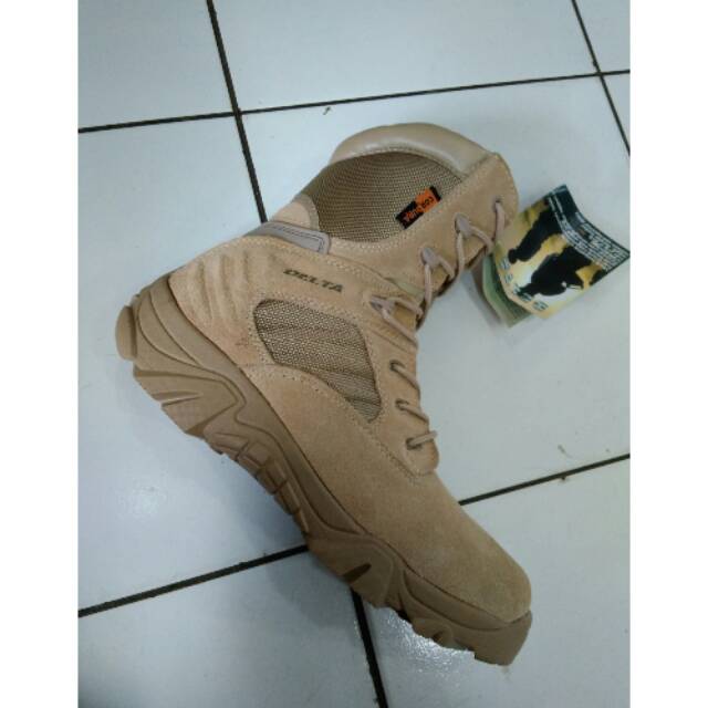 Sepatu gunung delta tan terbaru