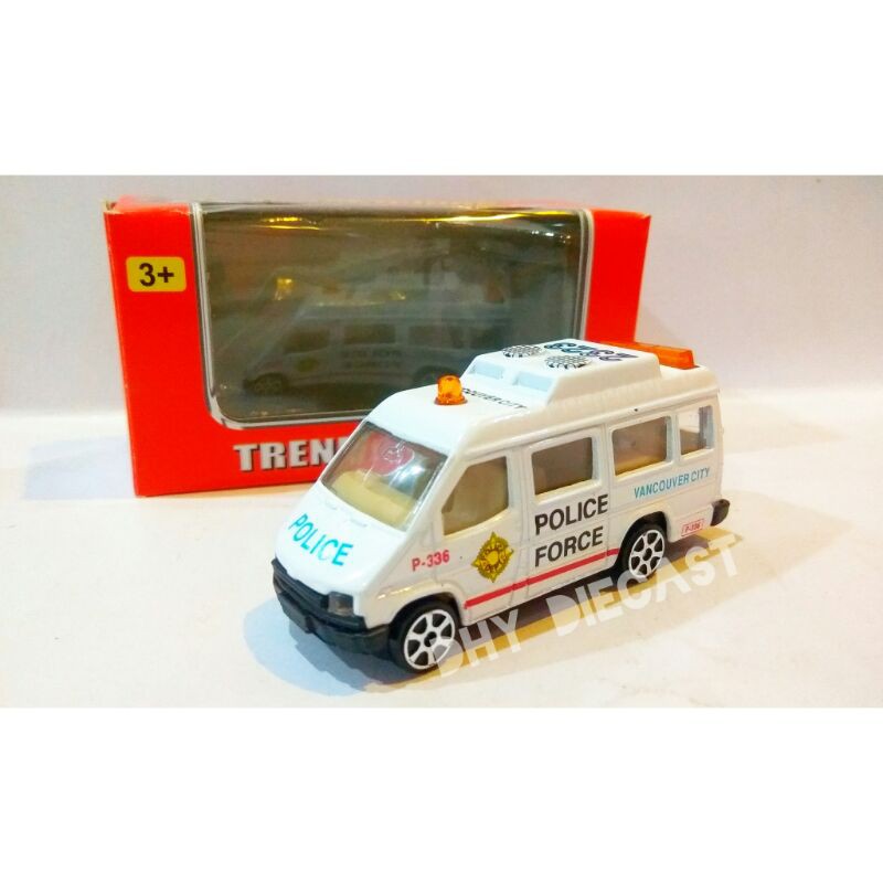 Miniatur Street Machine Diecast Mobil Ambulance Police Force