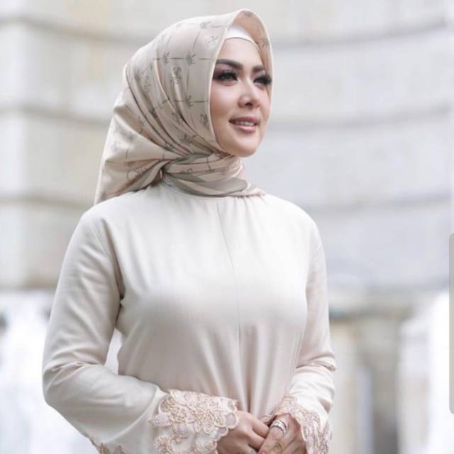 Fatimah syahrini scarf