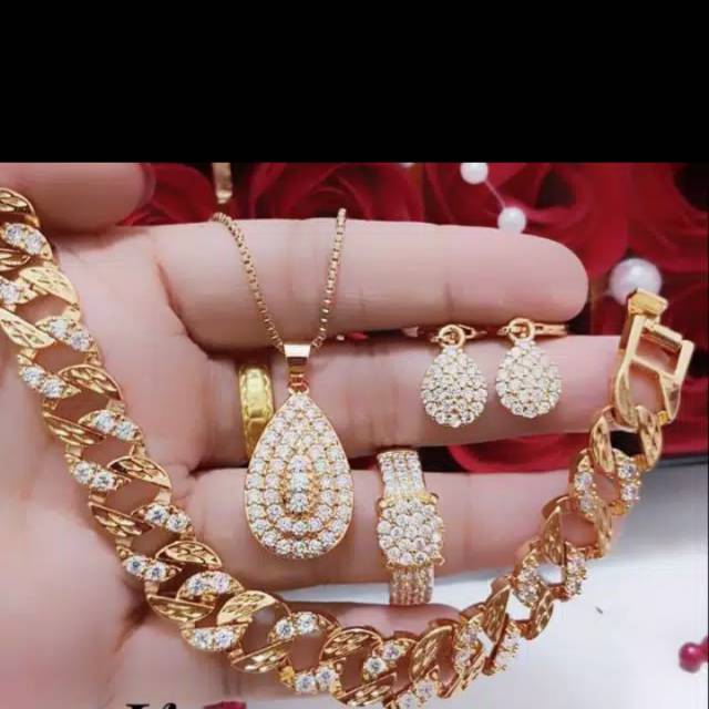 Satu set perhiasan mewah sisik naga permata full ful permata gold 18k