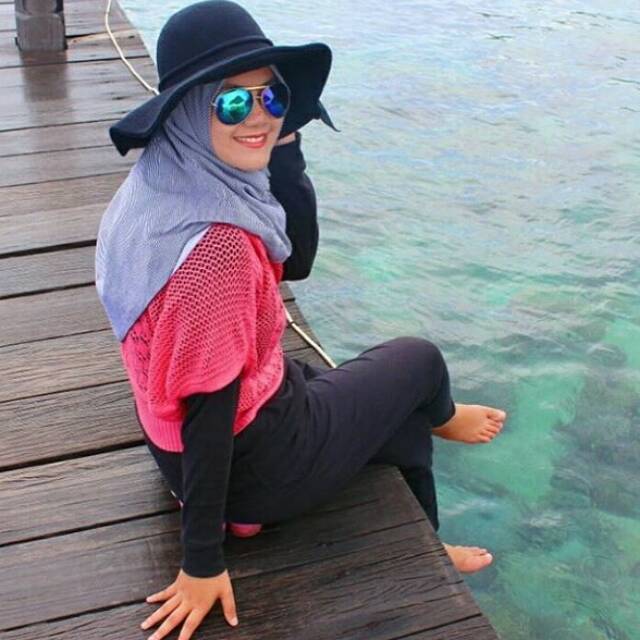 Topi pantai floppy hat