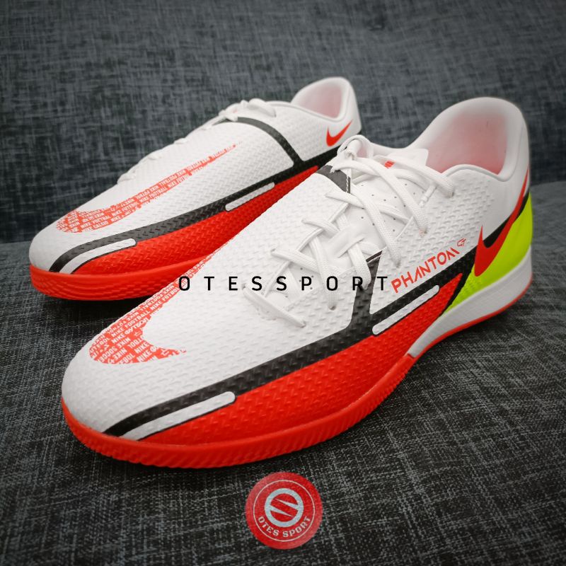 nike phantom gt 2 academy IC futsal