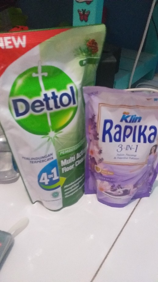 Dettol Pembersih Lantai Refill 700ml