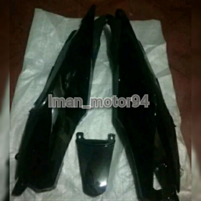 Cover body belakang Jupiter mx old lama hitam plus tutup sambungan bodi