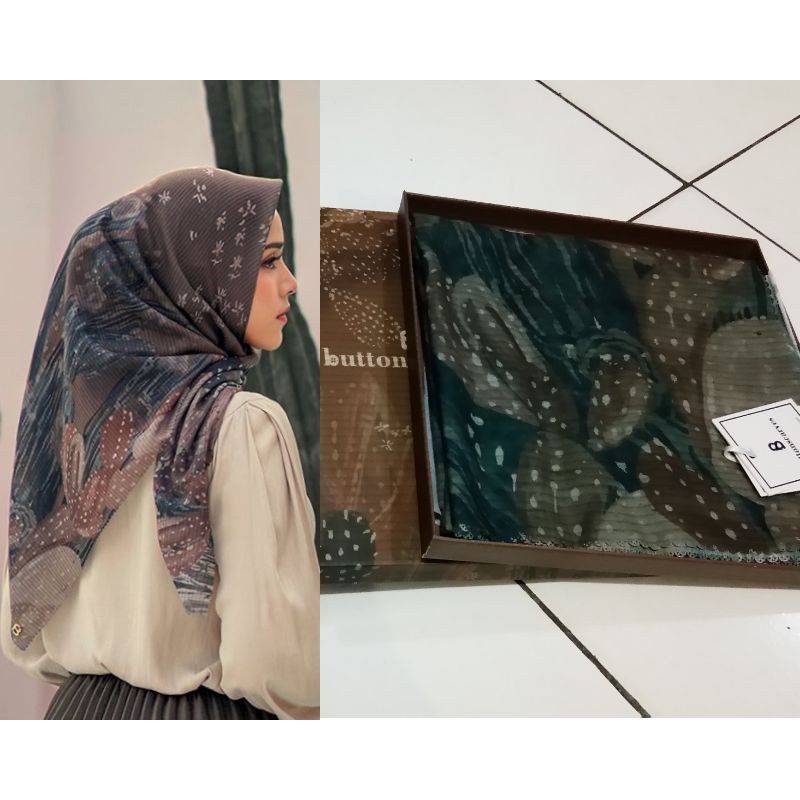 Buttonscarves The Opuntia in Moss