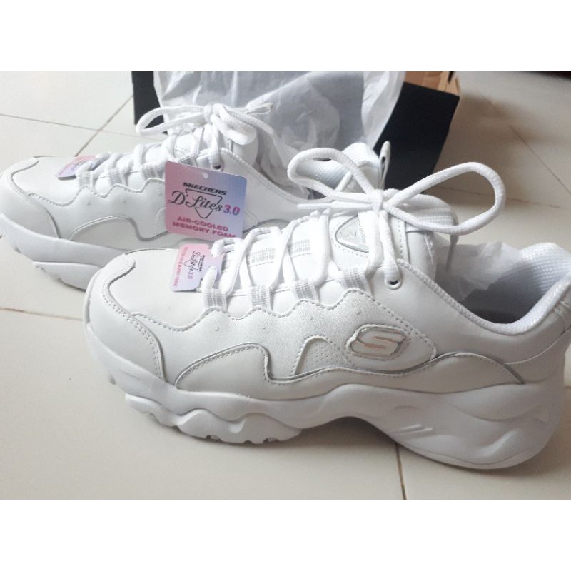 Skechers Sport D'Lites 3.0 Warna putih, size 39.5