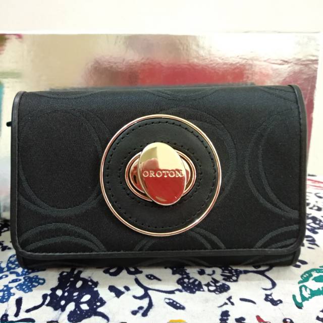 Oroton wallet