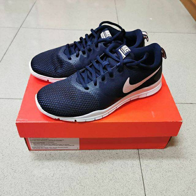 nike flex essential tr