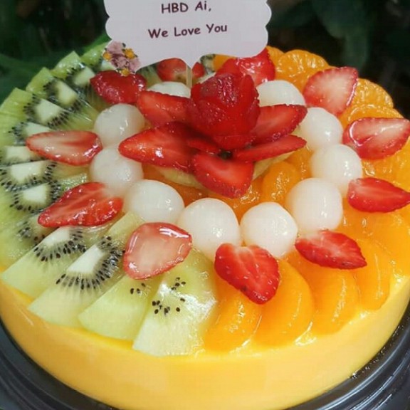 

PUDING ULTAH MANGGO CREAM FULL BUAH 25CM