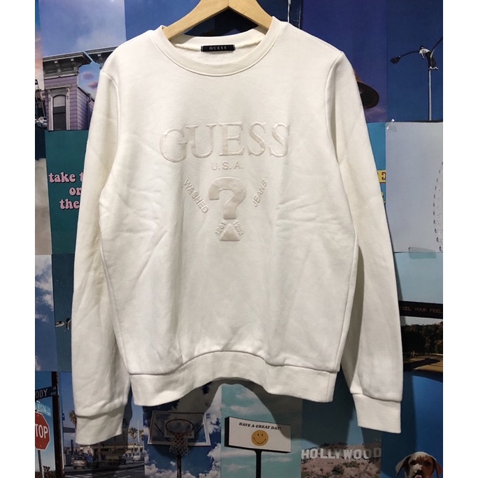 Crewneck Guess triangle putih tulang/broken white