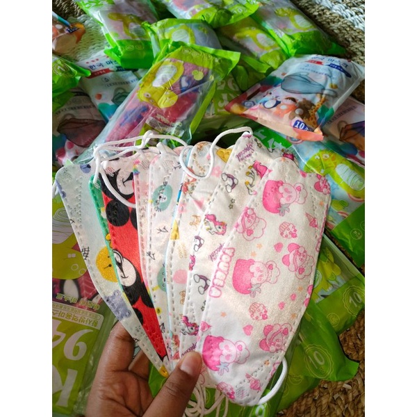 Masker Anak KF94 motif Girl
