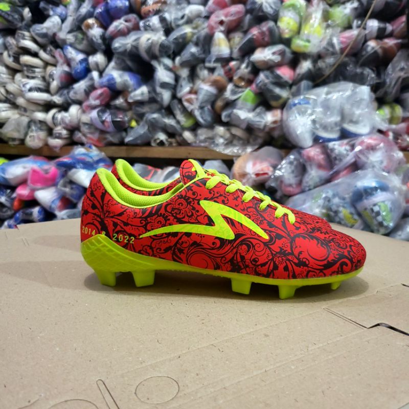 sepatu bola spec alfa dan motif batik terlaris bisa cod