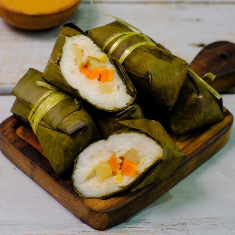 

LONTONG ISI AYAM+SAYURAN/SAYURAN/AYAM