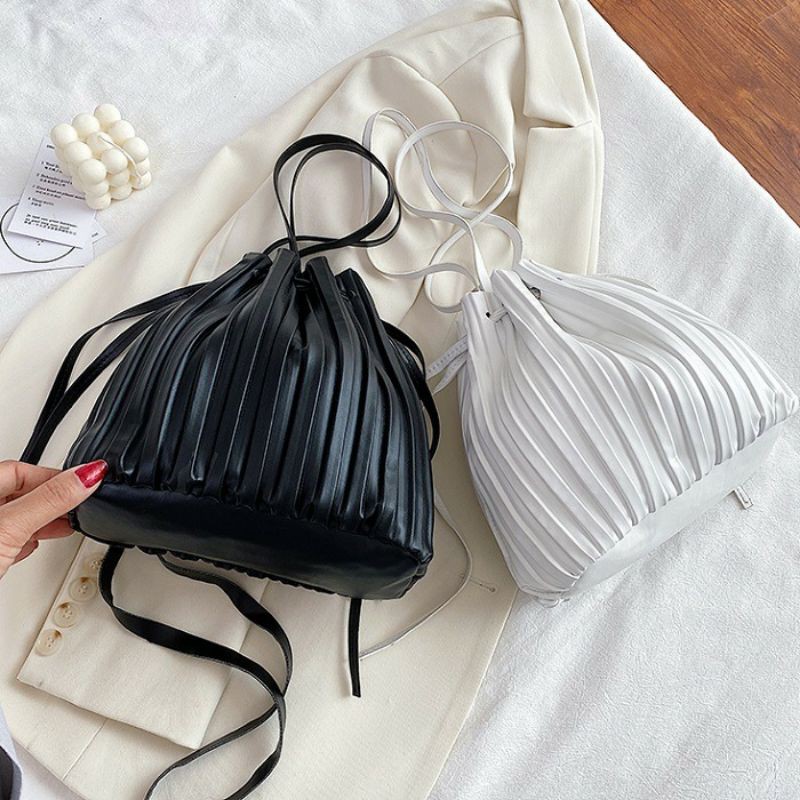 66056 Zara Pleated Mini Beam Bucket Bag. Bahan PU Leather