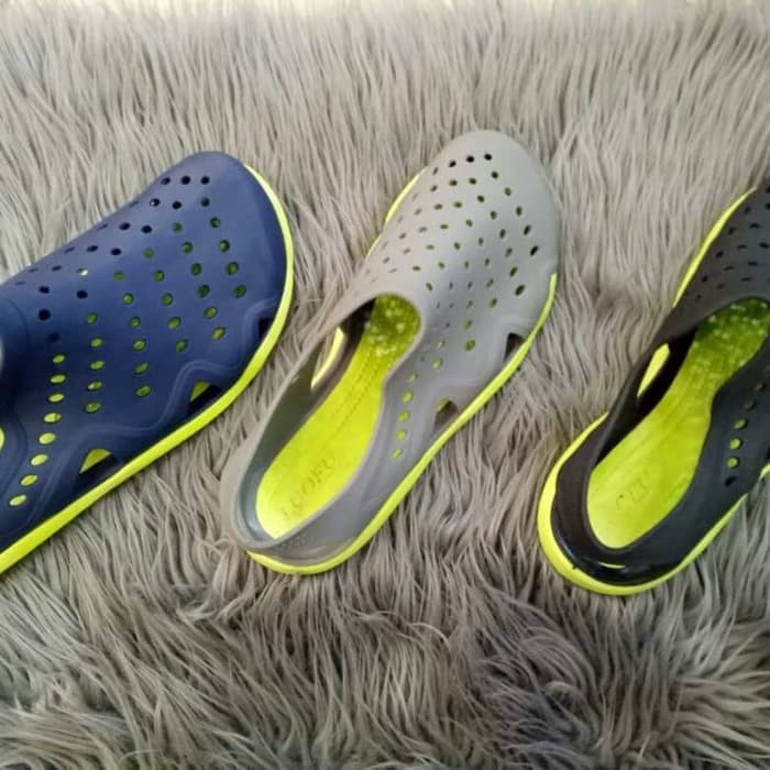 Sepatu cowok pria karet like crocs swiftwater