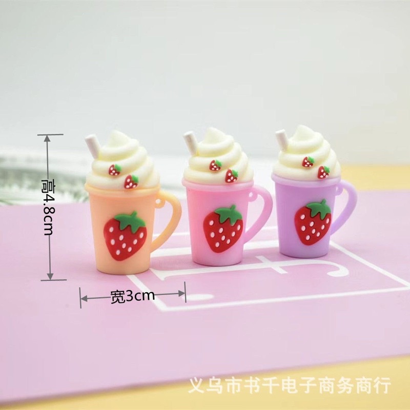 Gantungan Kunci Strawberry Es Krim Gelas Minuman