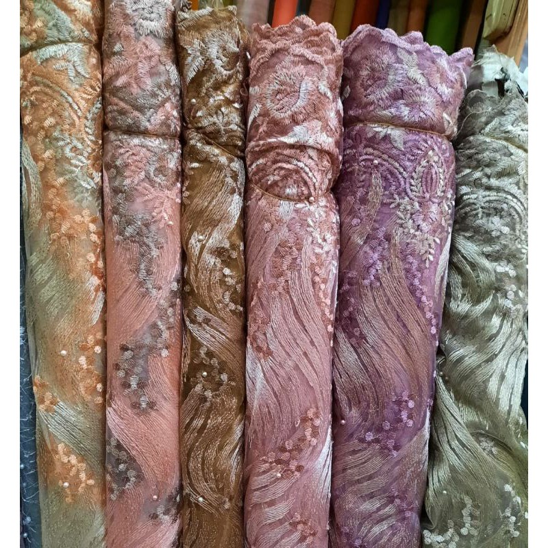 Kain Brukat Tile Akar Mutiara Tumpal Bordir