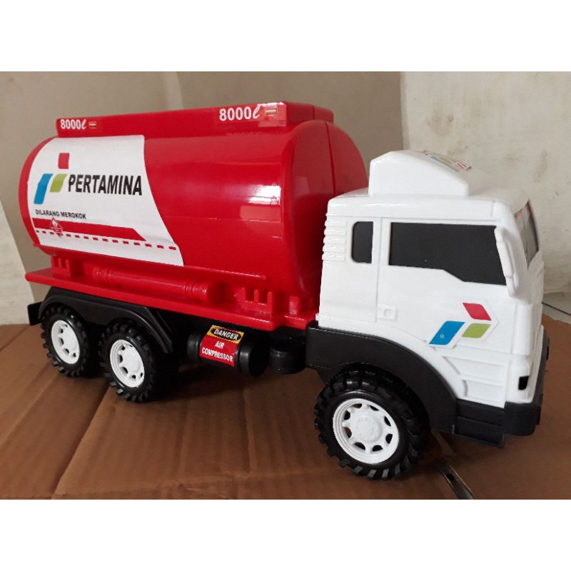 mainan truk tangki pertamina