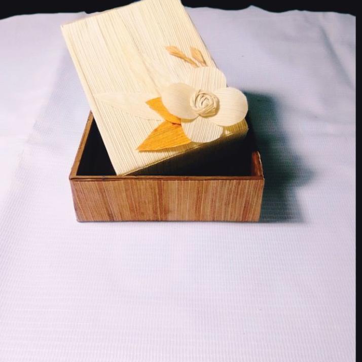 

kotak kado kecil / packaging / box produk mini ukuran 9x7x3cm handmade kulit jagung ぼ