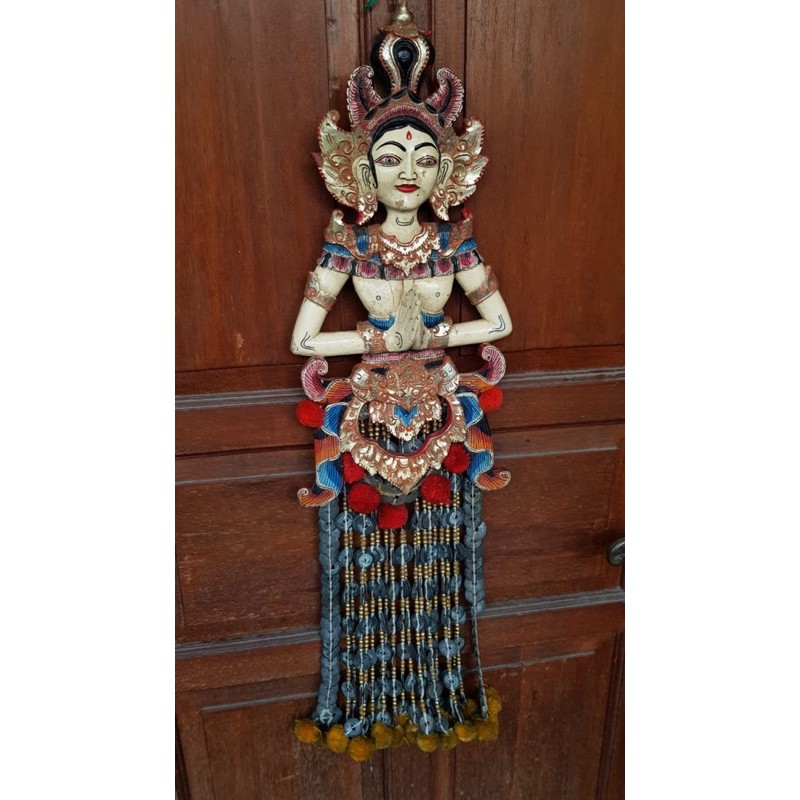 Pajangan Antik Koin dan Kayu Kuno