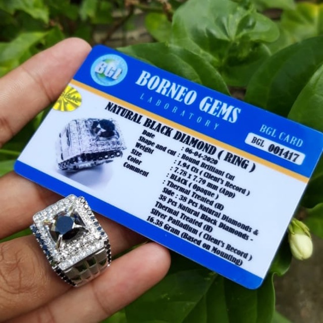 cincin berlian hitam