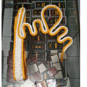 tali kur komando putih lis kuning