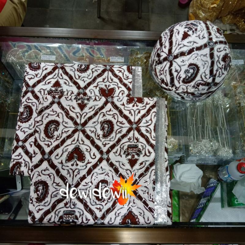 Sepasang Jarik Prodo Pengantin + Blangkon, Motif Sido luhur