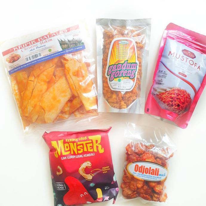

Promo Paket Serba Pedas Manis Keripik Singkong Balado, Kering Kentang