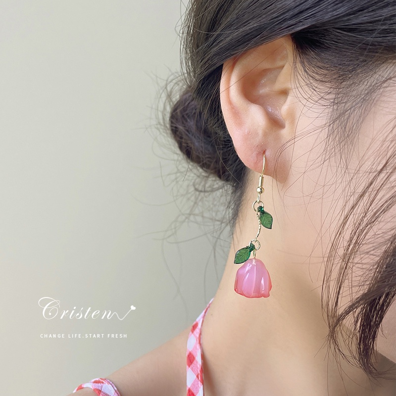 Anting Tusuk Motif Bunga Hias Mutiara Imitasi Ala Korea Warna Pink Untuk Wanita / Musim Panas