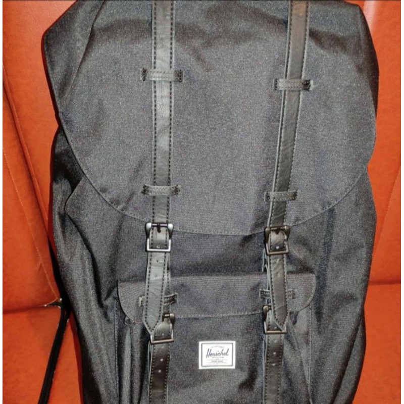 Tas Bacpack Pria Hershel Original (USA), kapasitas 20 liter