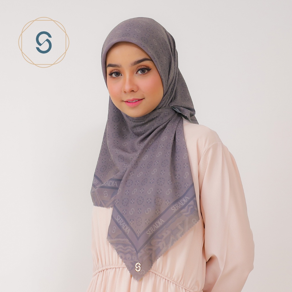 Seradia Hijab Segi Empat Monogram 2.0-3