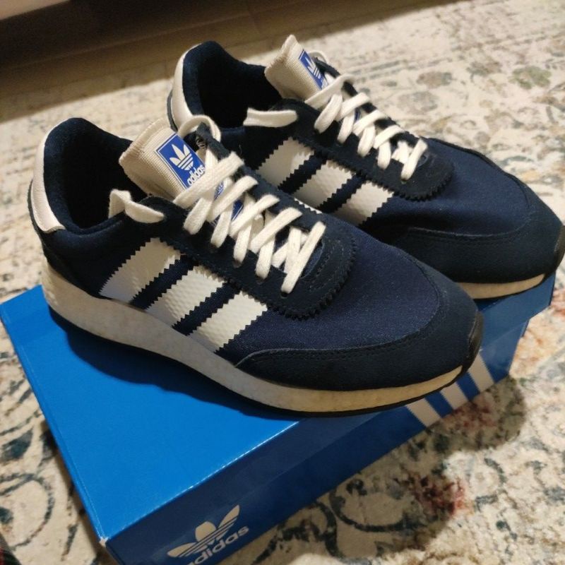 Sneakers wanita Adidas Originals Classic Suede Navy bekas second