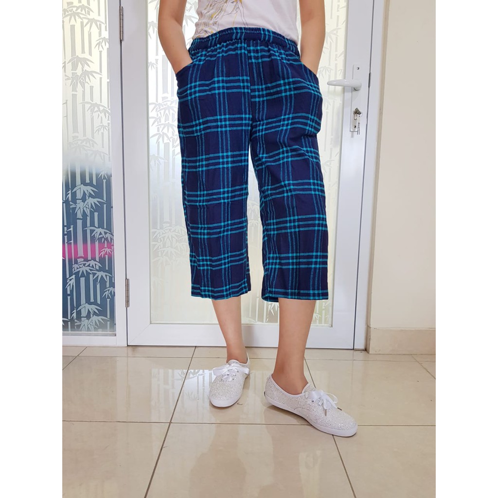 Celana Kulot Wanita Hijab Muslim Kain Flanel Motif Garis Kotak