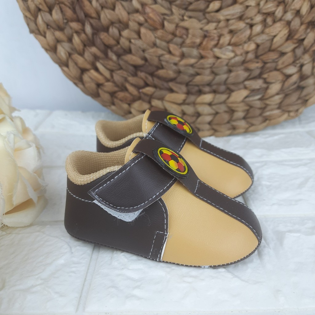 [TAMAN SEPATUKU] SEPATU TRENDY MURAH BAYI ANAK LAKI-LAKI PREWALKER BOLA TENGAH APX04