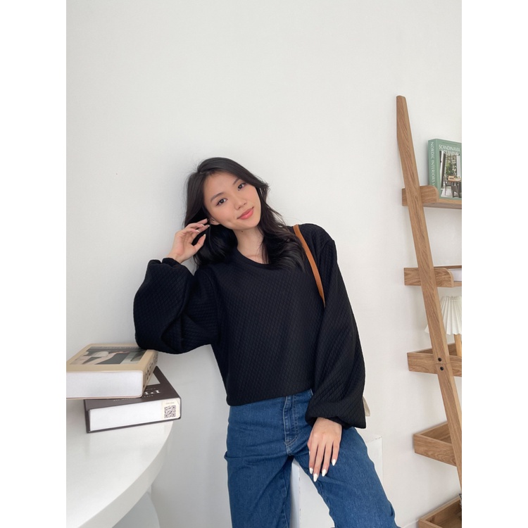 Kadaka T-0394 Sweater Crop Premium Cotton Emboss