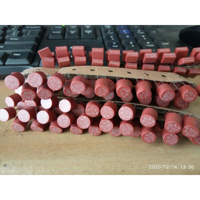 Sekring plastik bulat ROUND FUSE 382 T2A / T2.5A / T3.15A sekring bulat fuse 2A / 2,5A / 3,15A - 250