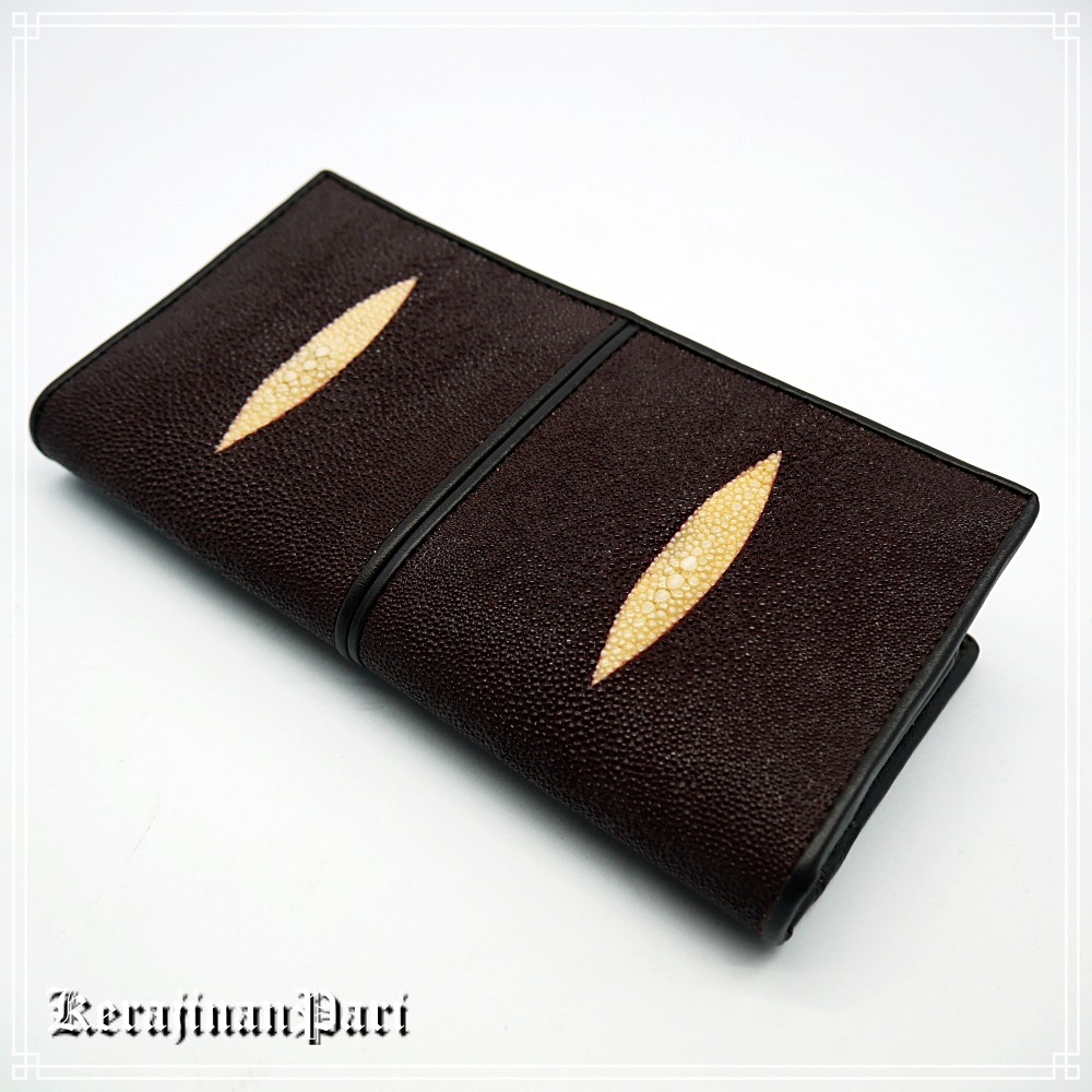 Dompet Pria Panjang Coklat Kulit Ikan Pari