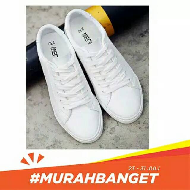 Ds SEPATU SNEAKERS WANITA AK27 PUTIH.