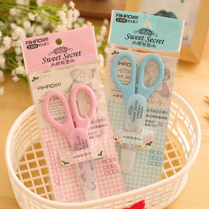 

Diskon Gunting Kertas Sweet Secret unik dan lucu - Biru Muda Diskon