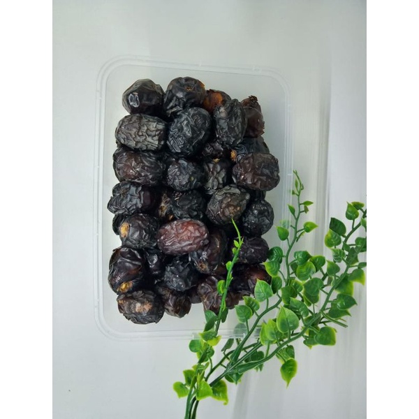 

Kurma Ajwa Enak