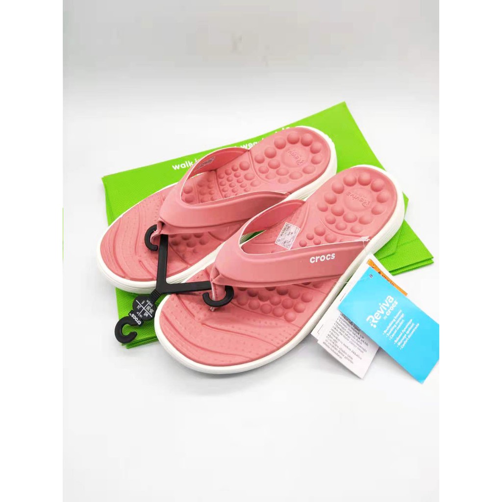 Crocs / Sandal Crocs / Crocs Reviva Flip / Sandal Jepit / Crocs Jepit / Sandal Wanita / Crocs Wanita / Crocs Woman / Sendal Crocs / Sandal Flat / Sandal Rumah / Crocs Reviva / Sendal Wanita / Reviva Flip / Crocs Jepit Wanita