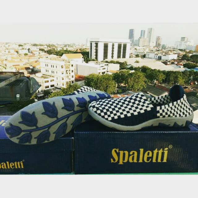 Sepatu Anyaman Spaletti