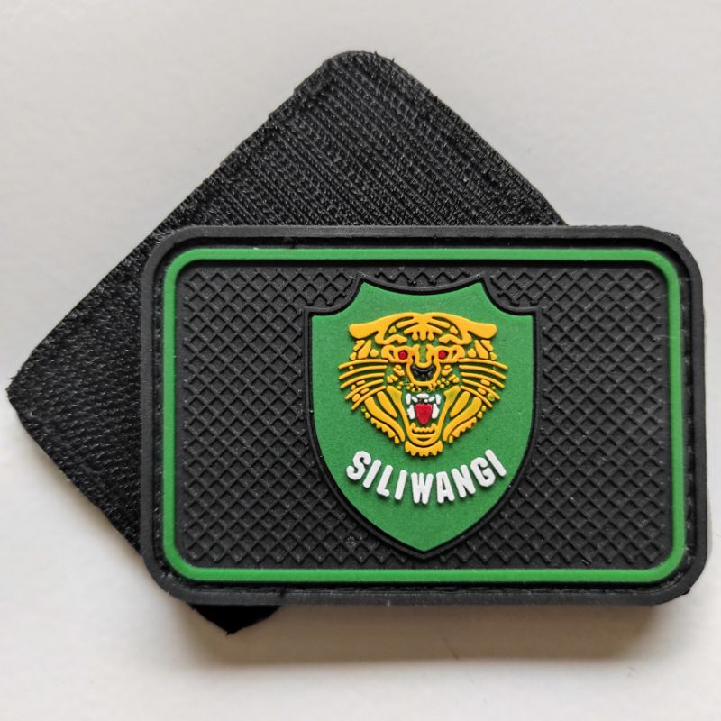 patch rubber logo siliwangi kotak lis hijau/rubber patch siliwangi tni ad/tempelan emblem karet velcro