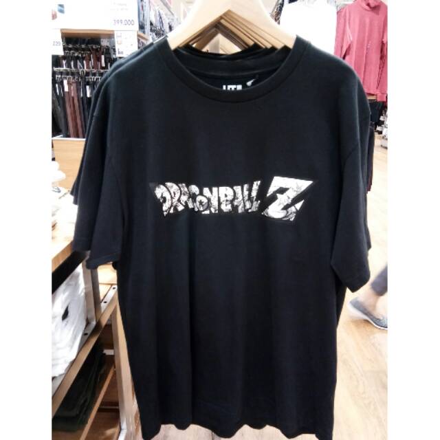 UNIQLO ~ T-shirt Dragon ball