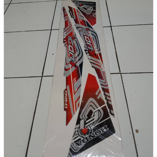 Striping variasi stiker lis bodi beat fi lama grafis simple asesoris motor murah jaman sekarang kece