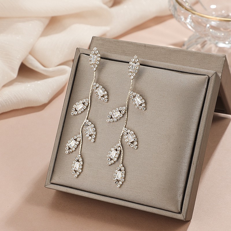 Anting Silver Perak S925 Wanita Fashion Murah AAS032 panjang elegant mewah lapis emas putih daun