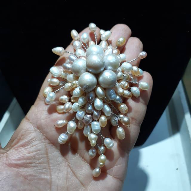 Bros mutiara enam barok, bros kebaya mutiara barok