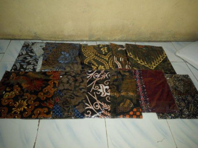 Kemeja Batik Merak Elegant