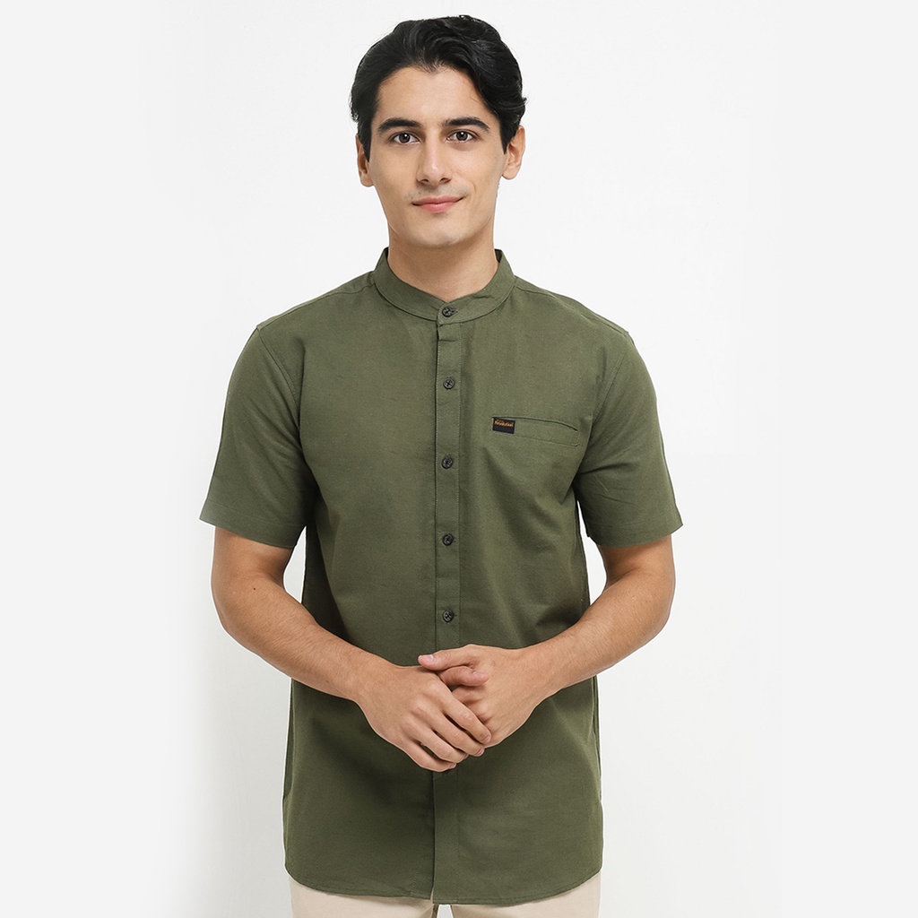 Brand Revolution - Kemeja Koko Lengan Pendek Pria Reguler Larsen Army