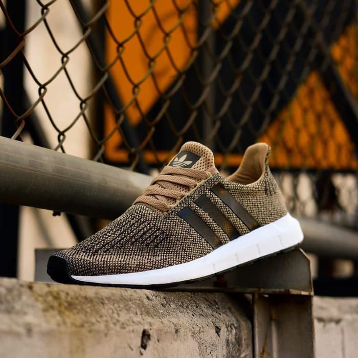 Adidas Swift Run Rawgold